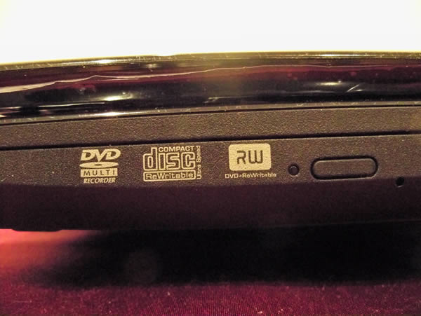 Quemador de DVD -   Toshiba L645D SP4015L Usado